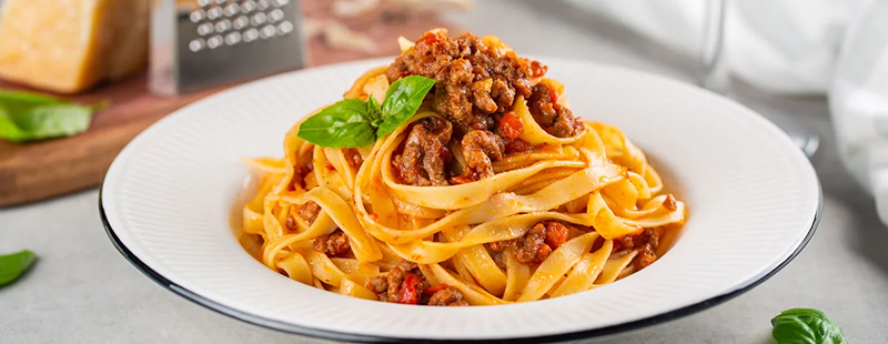 pasta ieth tomato and chiken source
