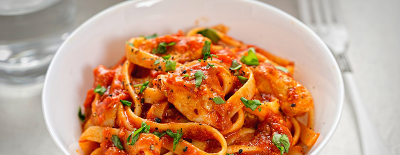 pasta ieth tomato and chiken source
